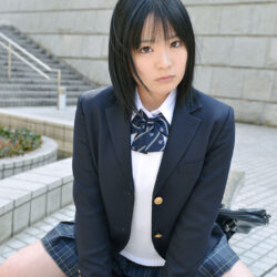 ムチっとした尻や脚を触りたくなるツルツルマンコの女子高コス美女がダメって言ったのに中出しされた画像、一見の価値あり[34枚]