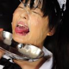 女の子が顔に精液かけられてる画像の頂点を決めようジャマイカ[34枚]
