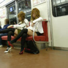 女が服を着たままニーソでＨになってる画像、どれが一番抜ける？[36枚]