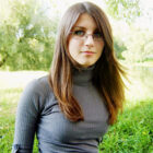 巨乳のお姉さんがセーターとかハイネックでＳＥＸＹな姿になった画像、どれが一番抜ける？[46枚]