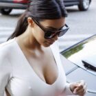 外人お姉さんがノーブラで乳首スケてる画像[6枚]