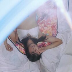 3つの情交 初3P 初素人男性 初スタジオ撮り ハイパーど素人娘 涼風えみ（23）