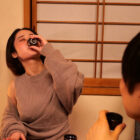 サークルの飲み会で酔いつぶれて目が覚めたら先輩の巨乳カノジョ宅にいて…部屋着から見える胸チラ、マンチラに我慢ができず襲ってしまい朝まで巣ごもり浮気SEX MINAMO