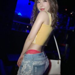 個撮エロ動画クラブ美女4人